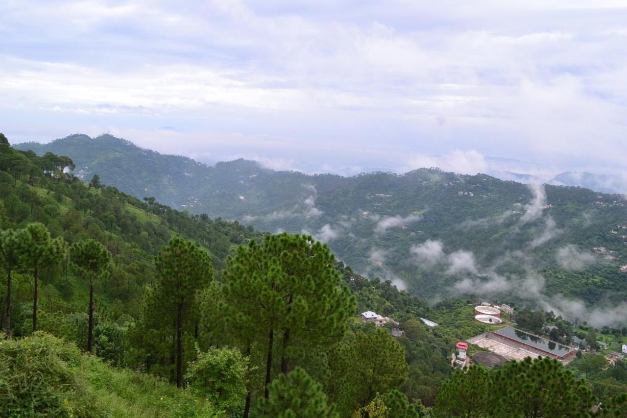 Amravati Resort Solan Zewnętrze zdjęcie